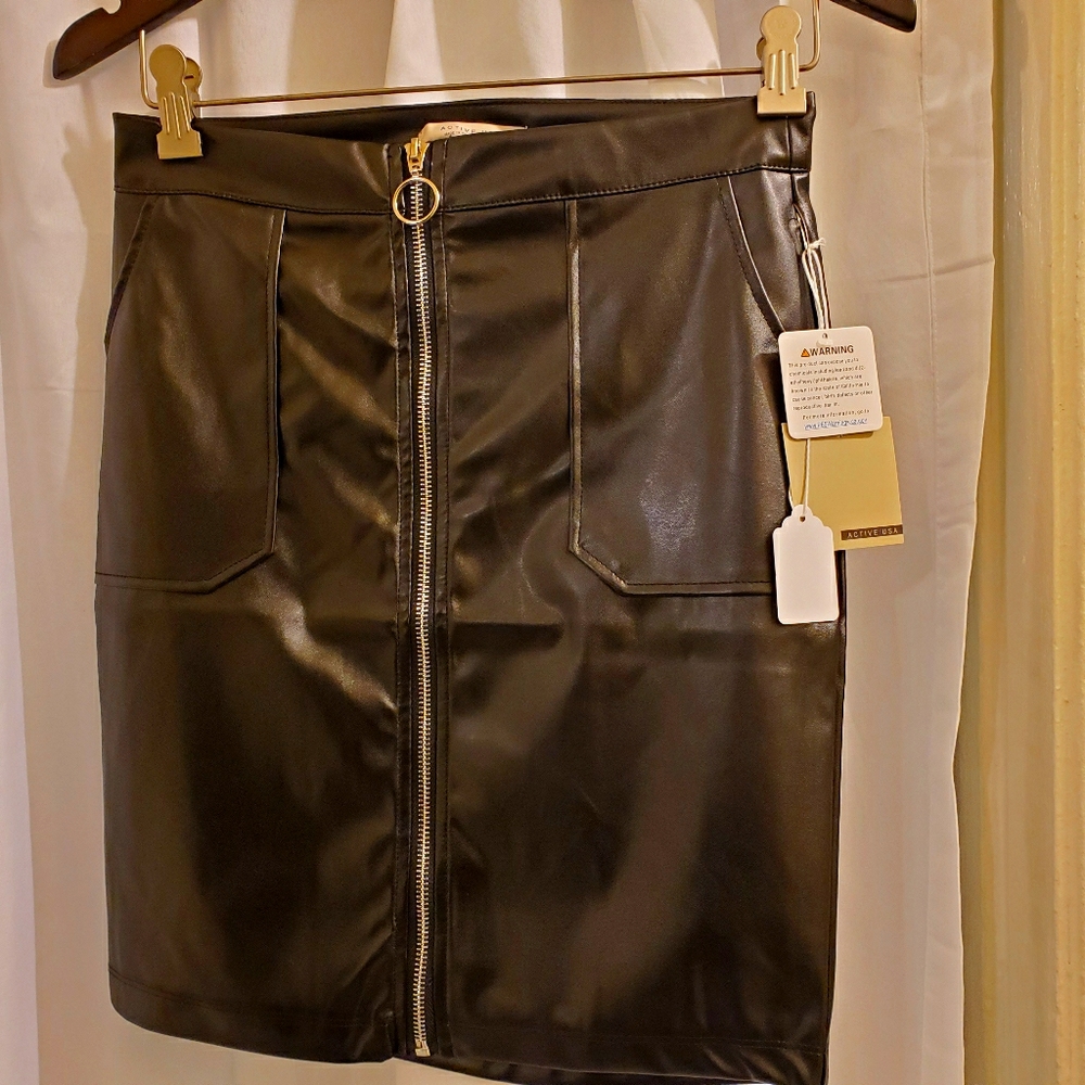LEATHER SKIRT